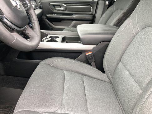 Used 2025 RAM 1500 Big Horn AWD/4WD image 3