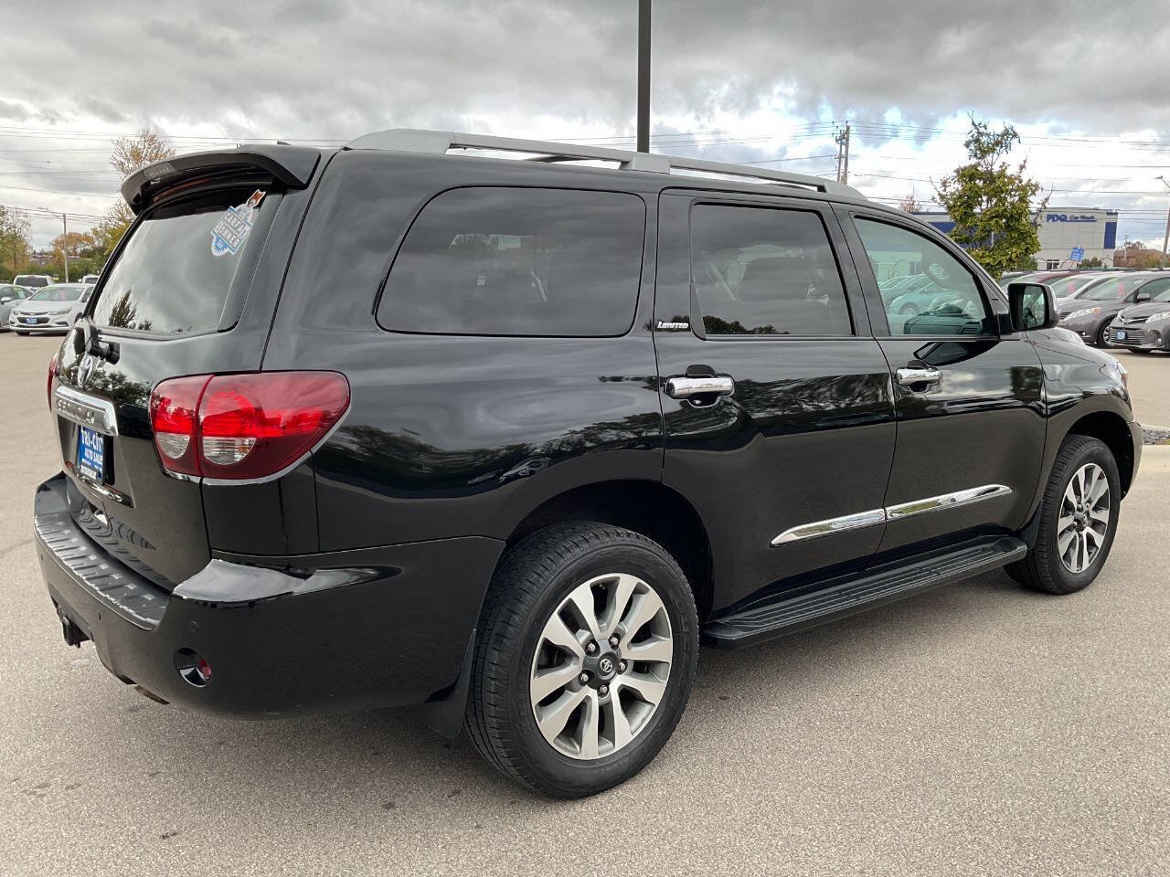 Used 2018 Toyota Sequoia Limited w/ Safety & Convenience Package AWD/4WD image 7