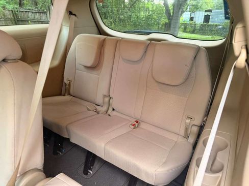 Used 2017 Kia Sedona LX FWD image 11