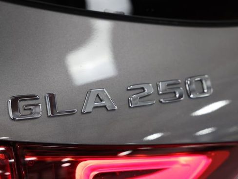 Used 2023 Mercedes-Benz GLA 250 4MATIC image 29