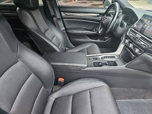 Used 2021 Honda Accord Sport image 10