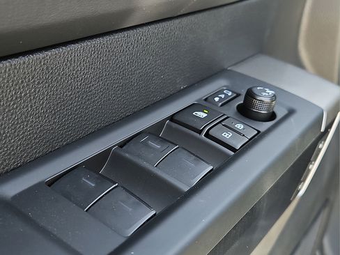 New 2026 Toyota Tundra Platinum AWD/4WD image 18