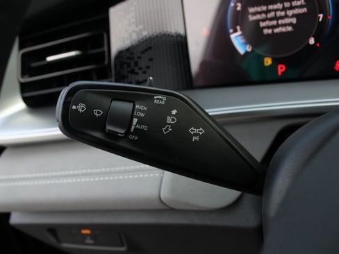 New 2025 Volkswagen Tiguan SE R-Line image 11