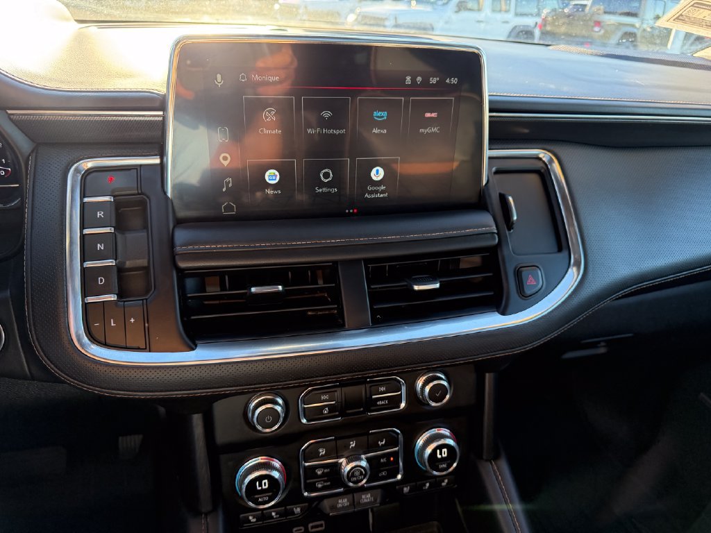 Used 2023 GMC Yukon XL AT4 w/ AT4 Premium Plus Package AWD/4WD image 11