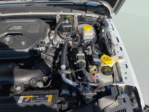 Certified 2021 Jeep Wrangler Sport image 39