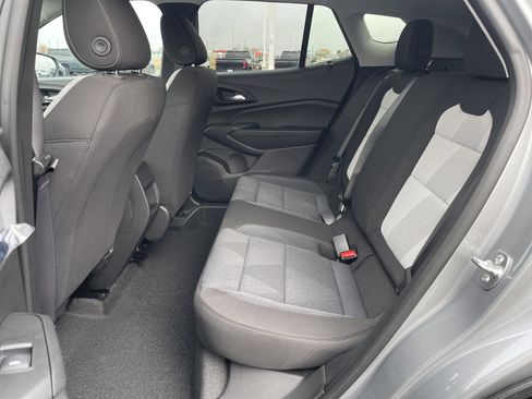 Certified 2025 Chevrolet Trax LS image 41