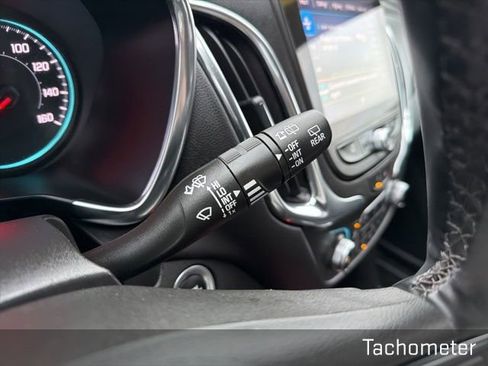 Used 2024 Chevrolet Equinox LT image 38