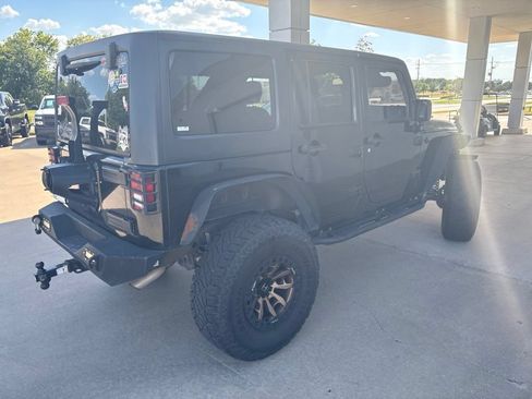 Used 2018 Jeep Wrangler Unlimited Sahara w/ Max Tow Package AWD/4WD image 6