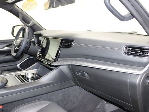 Used 2023 Jeep Wagoneer Series II image 26