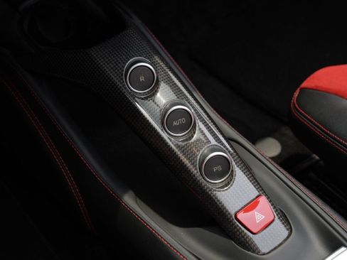 Used 2019 Ferrari 488 Spider RWD image 33