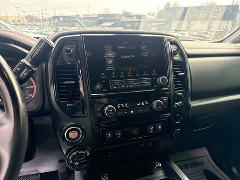 Used 2021 Nissan Titan PRO-4X w/ Pro-4x Convenience Package image 17