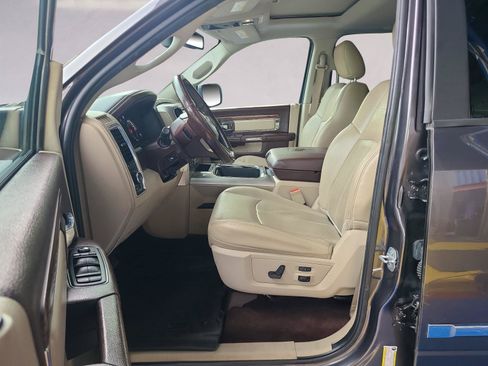 Used 2018 RAM 1500 Laramie AWD/4WD image 11