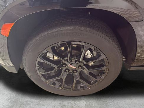 Used 2024 GMC Yukon Denali AWD/4WD image 8
