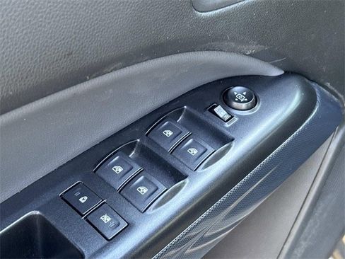 Used 2021 Chevrolet Colorado Z71 w/ Safety Package image 25