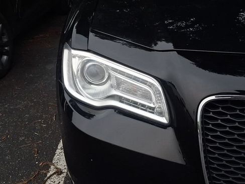 Used 2021 Chrysler 300 Touring w/ Driver Convenience Group RWD image 5
