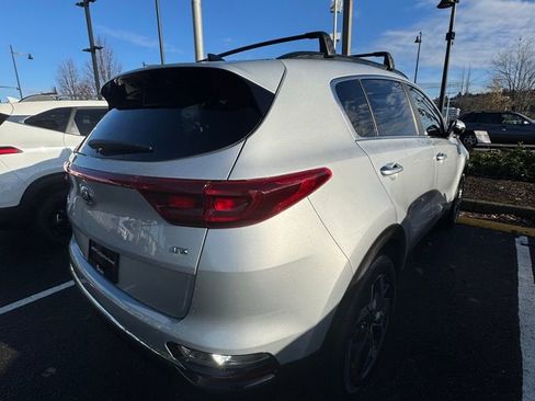 Used 2022 Kia Sportage EX w/ EX Technology Package image 5