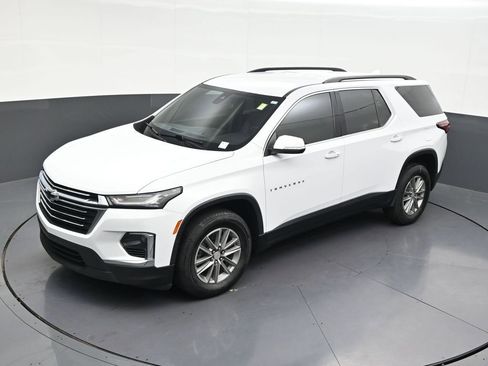 Used 2023 Chevrolet Traverse LT FWD image 15