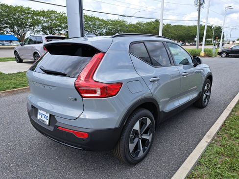 New 2026 Volvo XC40 B5 Plus w/ Protection Package Premier AWD/4WD image 3