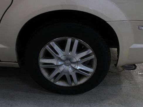 Used 2010 Chrysler Town & Country Touring FWD image 25