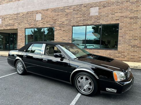 Used 2005 Cadillac De Ville w/ Limited Edition Package FWD image 27