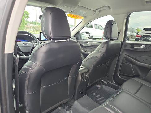 Used 2021 Ford Escape Titanium image 16