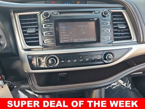 Used 2018 Toyota Highlander LE image 20