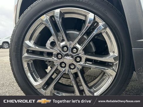 New 2026 Chevrolet Traverse LT w/ Driver Confidence Package FWD image 9