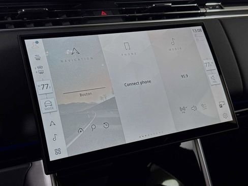 New 2026 Land Rover Range Rover Long Wheelbase SE image 15