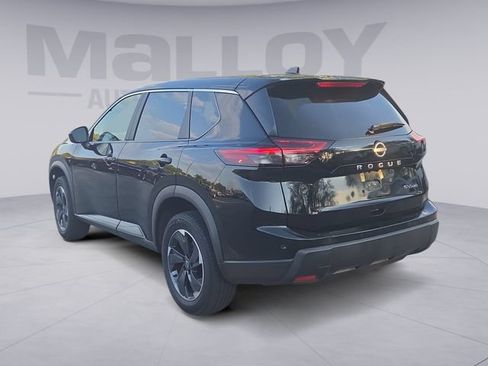 Used 2024 Nissan Rogue SV AWD/4WD image 3