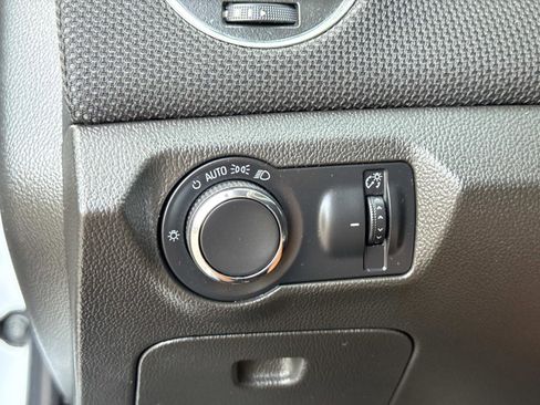 Used 2015 Chevrolet Cruze LT image 17