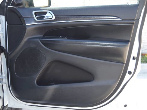 Used 2018 Jeep Grand Cherokee Limited RWD image 13