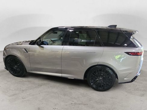 Used 2024 Land Rover Range Rover Sport AWD/4WD image 2