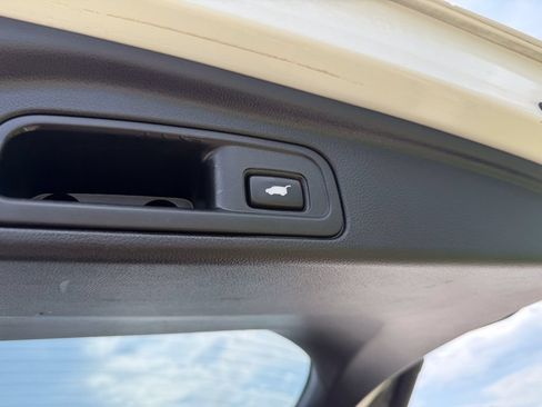 Used 2016 Honda Pilot Elite image 16