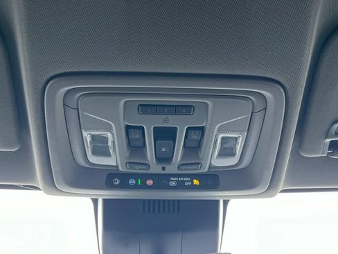 Used 2023 GMC Sierra 1500 Denali w/ Technology Package image 38