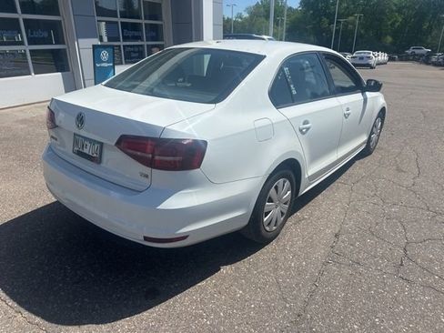 Used 2016 Volkswagen Jetta S FWD image 3