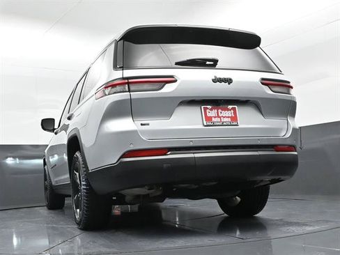 Used 2021 Jeep Grand Cherokee L Laredo RWD image 34