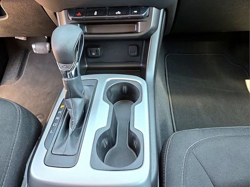 Used 2022 Chevrolet Colorado LT RWD image 25