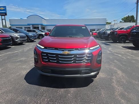 New 2026 Chevrolet Equinox LT w/ Convenience Package II FWD image 2