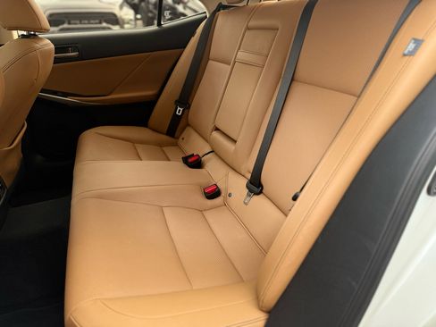 Used 2019 Lexus IS 300 image 11