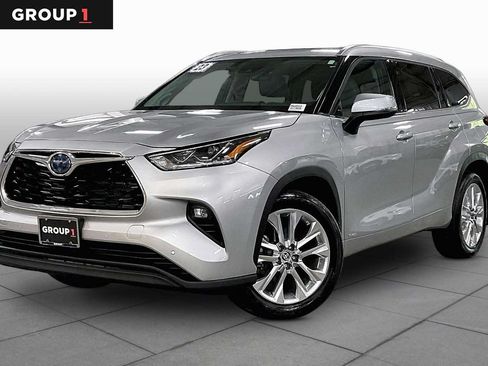 Used 2023 Toyota Highlander Limited AWD/4WD image 1