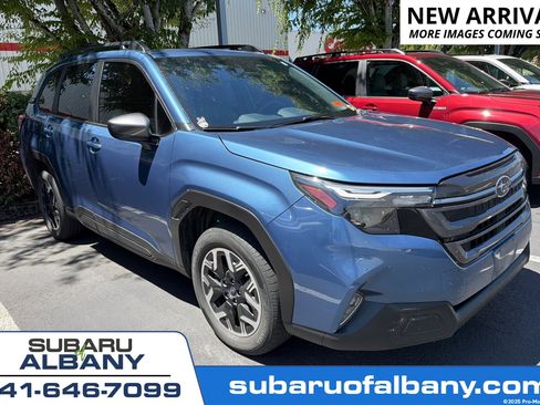 Used 2025 Subaru Forester Premium w/ Convenience Package #1 AWD/4WD image 1