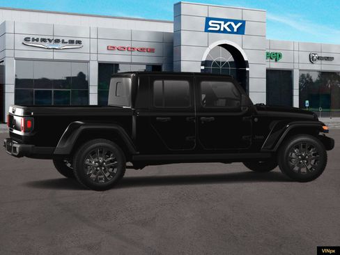 New 2025 Jeep Gladiator Nighthawk image 18
