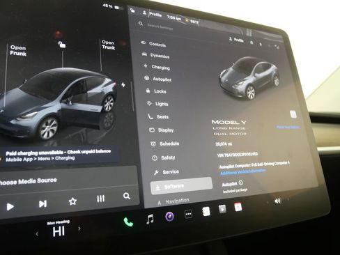 Used 2023 Tesla Model Y Long Range image 22