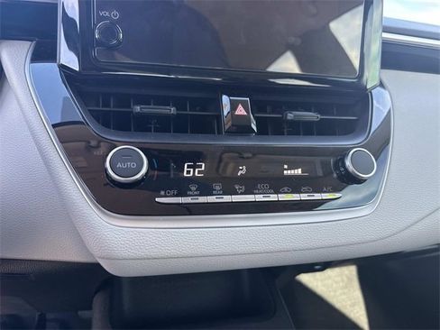 Used 2025 Toyota Corolla LE image 22