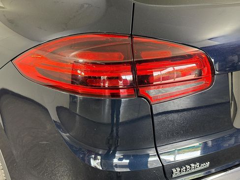 Used 2016 Porsche Cayenne image 34