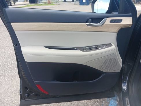 Used 2024 Hyundai Palisade Limited FWD image 11