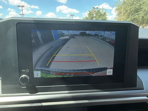 Used 2025 Toyota 4Runner SR5 AWD/4WD image 9