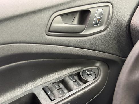 Used 2017 Ford Escape S FWD image 19