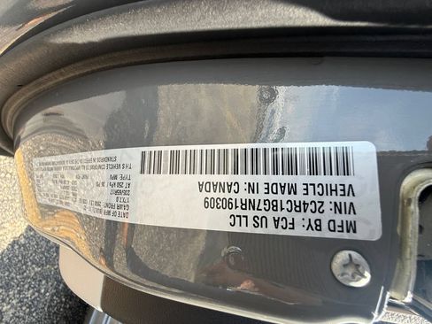 Used 2022 Chrysler Pacifica Touring-L FWD image 44