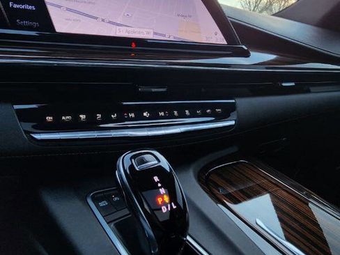 Used 2023 Cadillac Escalade ESV Premium Luxury image 45